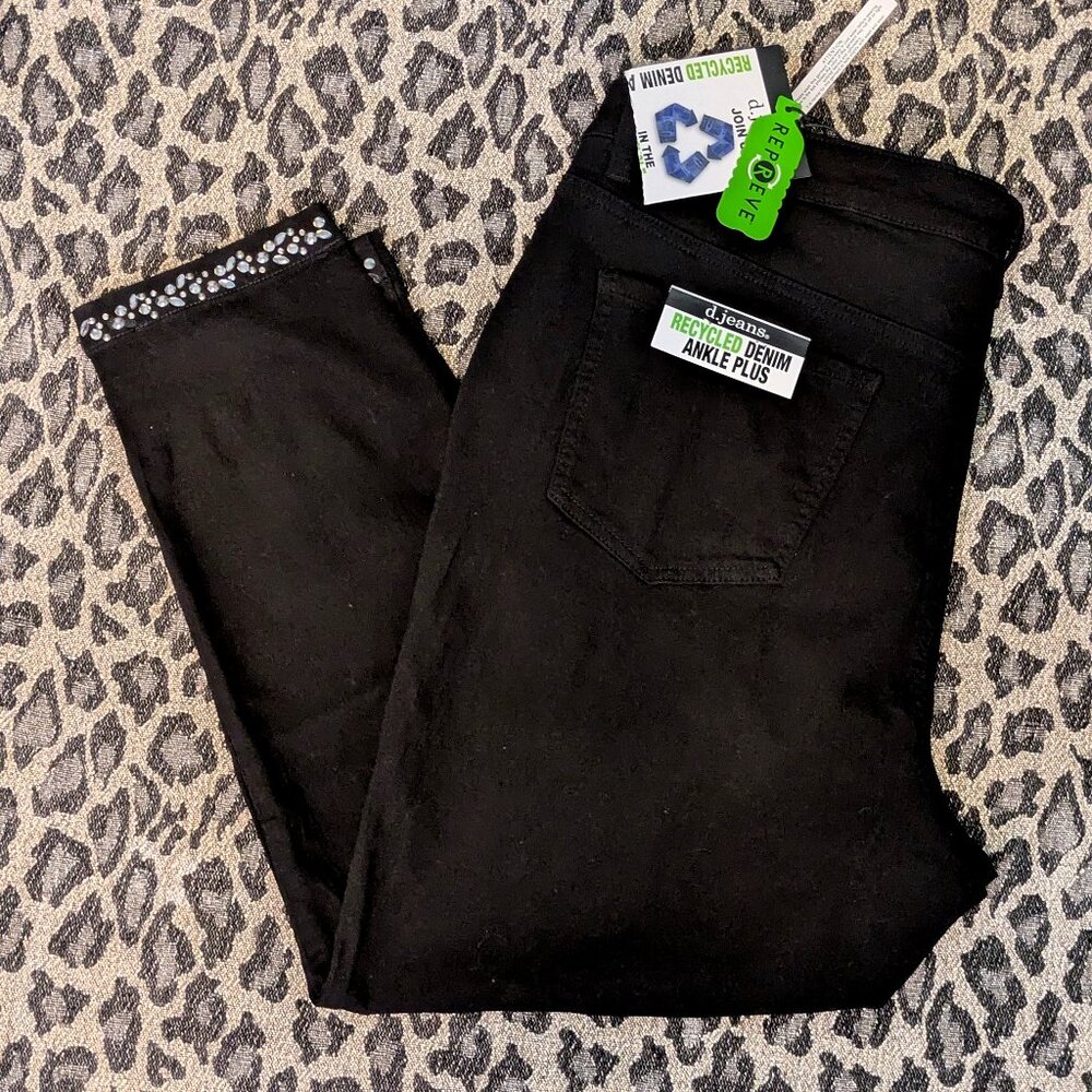 NWT d.jeans® Recycled Denim Ankle Jeans – Size 22 – Black with Rhinestone Detail